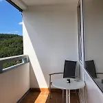 דירה In Mit Balkon & Weitblick Ins Gruene