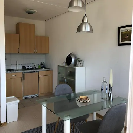 In Mit Balkon & Weitblick Ins Gruene Appartement
